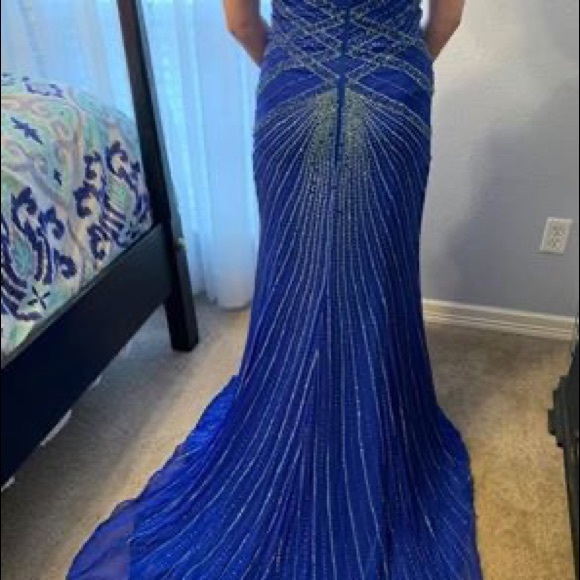 Beaded Blue Halter Top Prom Dress w Train - Picture 2 of 3